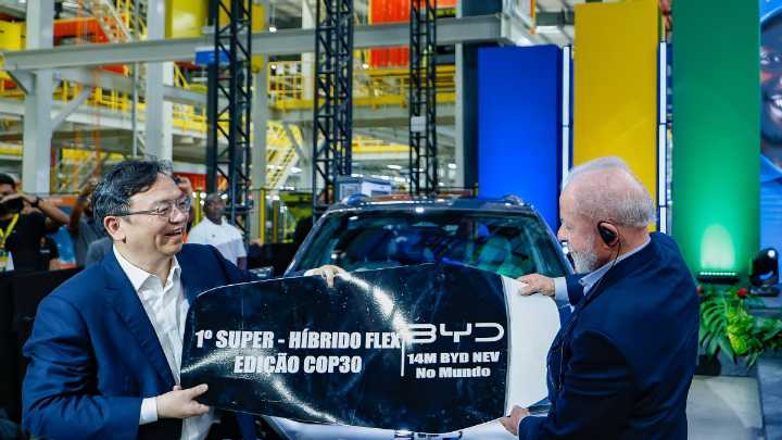 Otra tarea pendiente / Análisis de Ricardo Ávila