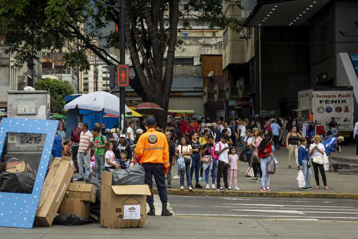 El Mundo de España | La mayoría de los venezolanos apuesta porque EEUU derroque a Nicolás Maduro