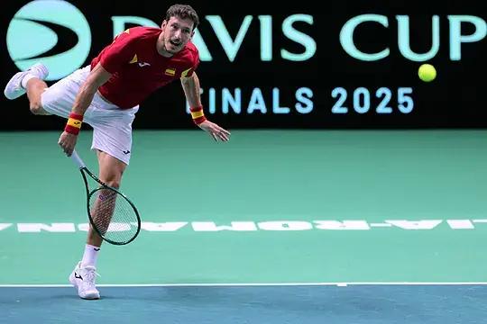 España arranca con victoria: Carreño supera a Struff en tres sets