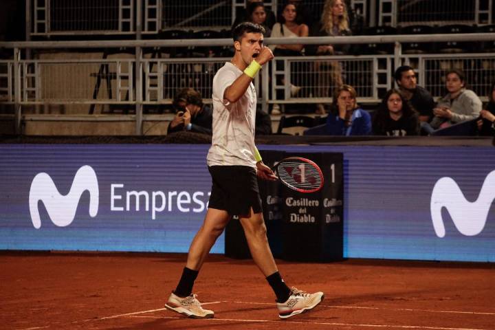 Duelo de chilenos en semifinales: Tomás Barrios avanza en Montevideo y se medirá con Garín por un pase a la final