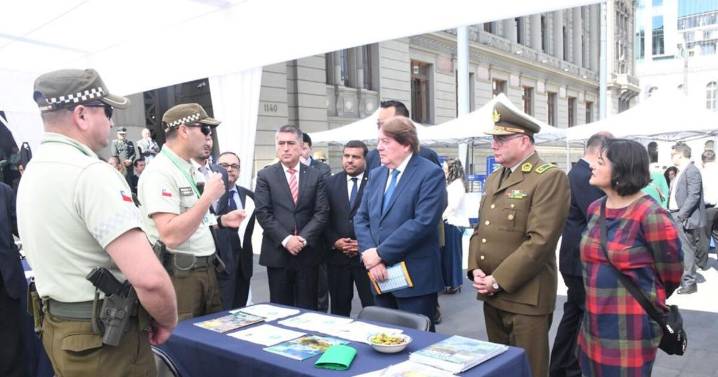 Autoridades inauguran feria de la justicia frente al Palacio de Tribunales