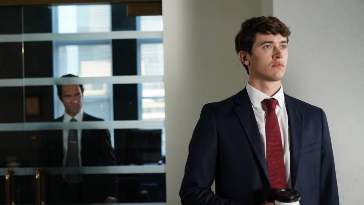 Bull Run Review: Tom Blyth Stars In A Wolf Of Wall Street Ripoff That Is A Robbery Of Your Time