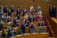 Pérez Llorca, investido presidente de la Generalitat Valenciana con los 40 votos del PP y los 13 de Vox