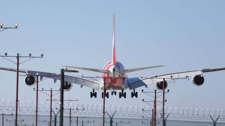 Caos Aéreo en Estados Unidos por Cierre de Gobierno, Segundo Día de Cancelación de Vuelos