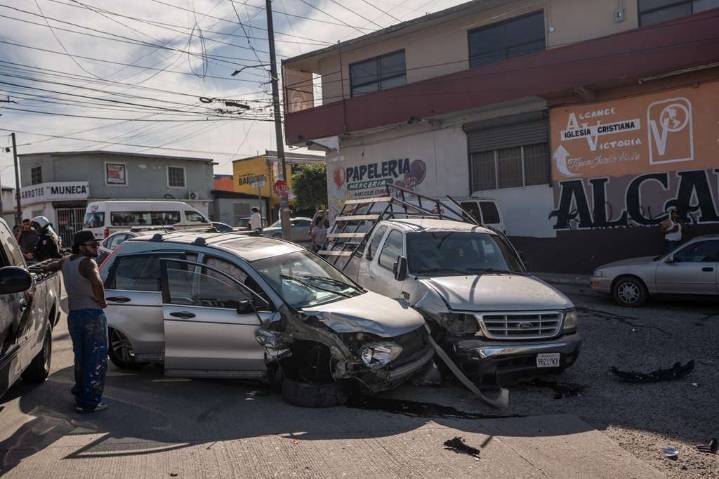 Detienen a un hombre por presuntamente provocar fuerte choque en Ciudad Jardín