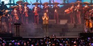 Foster The People interpretó Pumped Up Kicks con mariachi después de 13 años