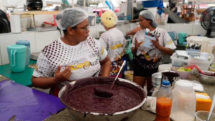 Traditional acai berry dishes surprise visitors to Brazil climate summit, no sugar added