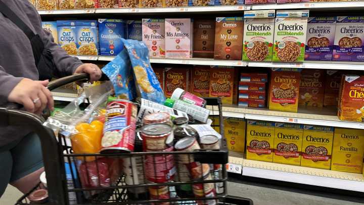 Are Stop & Shop, Dave's Fresh Marketplace open in RI on Thanksgiving?