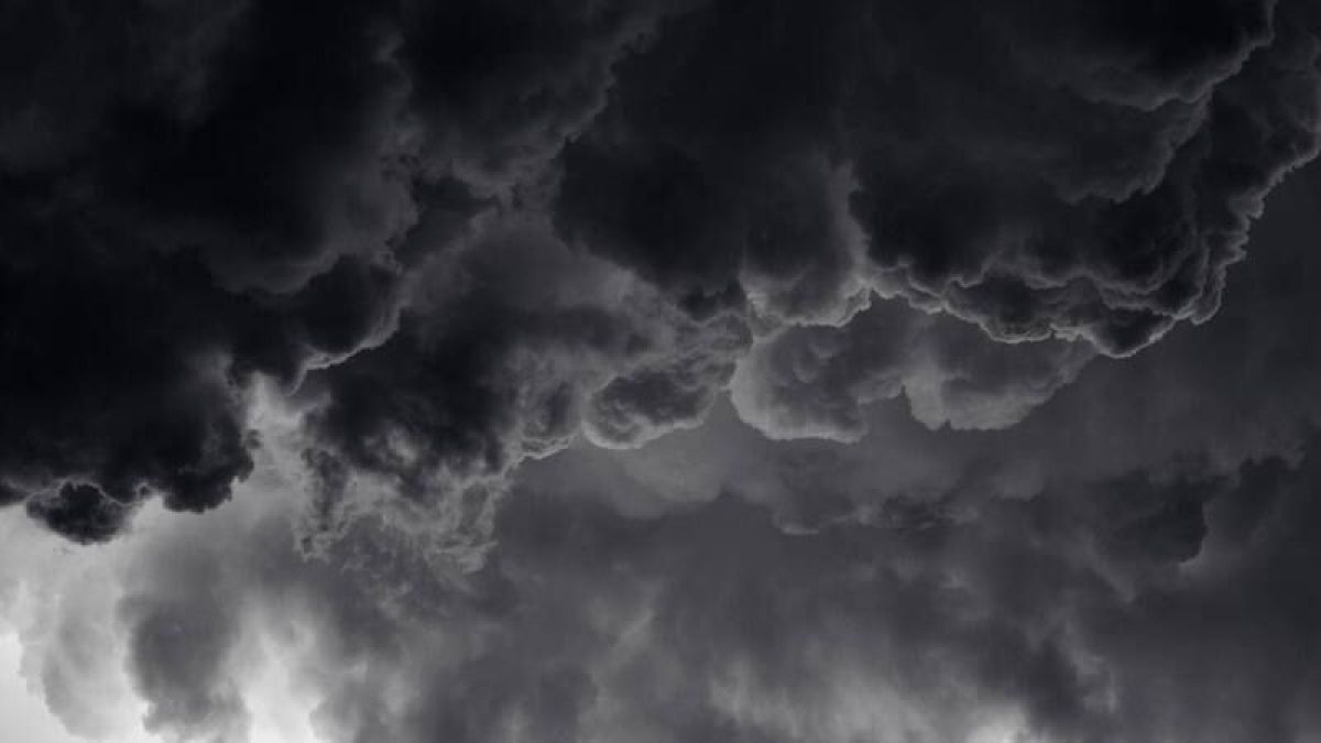 Tormenta negra y apagón de sol: ¿a qué hora llega al AMBA?