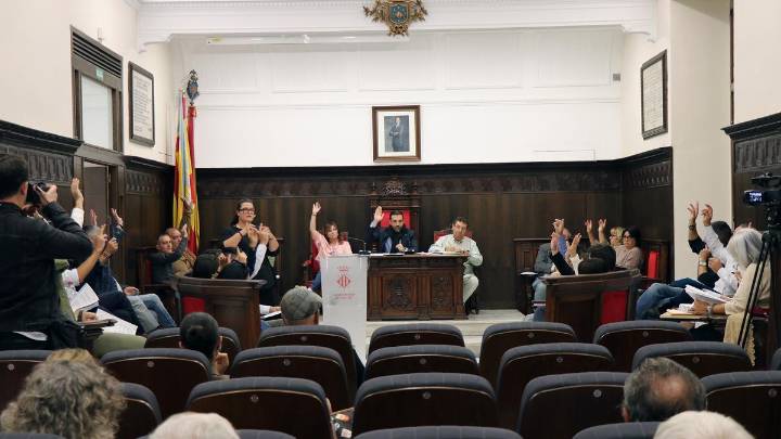 Apoyo unánime a los 75 años del histórico BM Puerto Sagunto