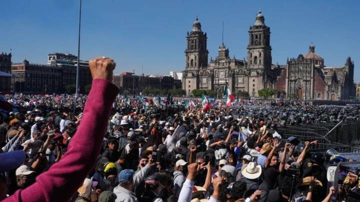 'Gen Z Protests' In Mexico Over Assassination Of Mayor, Police Uses Tear Gas