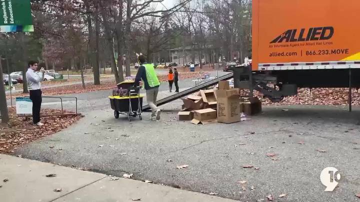 NMC students distribute Thanksgiving meal kits to families in need