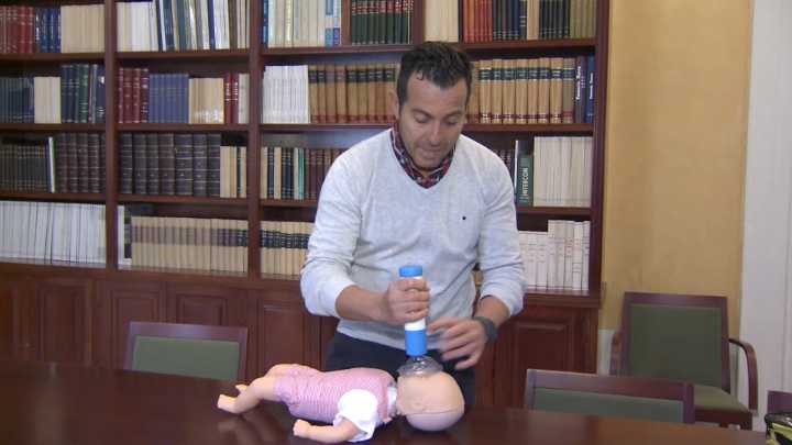 El dispositivo antiatragantamiento extremeño llega a las farmacias de Badajoz tras salvar ya, al menos, dos vidas More