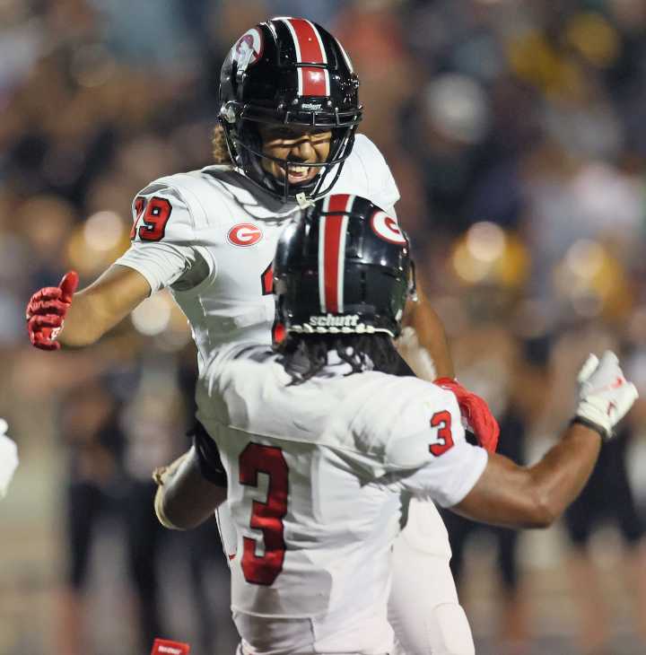 Joseph Saffold fitting in at Glenville as they return to OHSAA football state semifinals