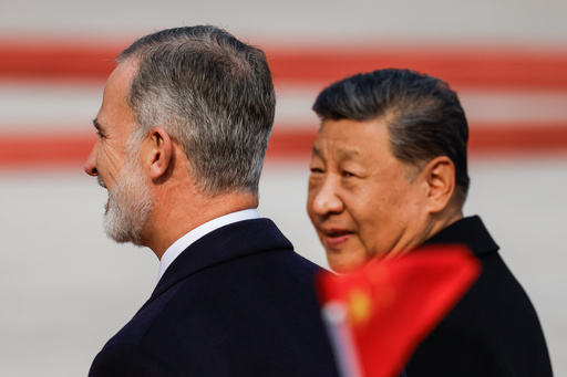 China y España firman acuerdos para fortalecer la cooperación durante visita del rey Felipe