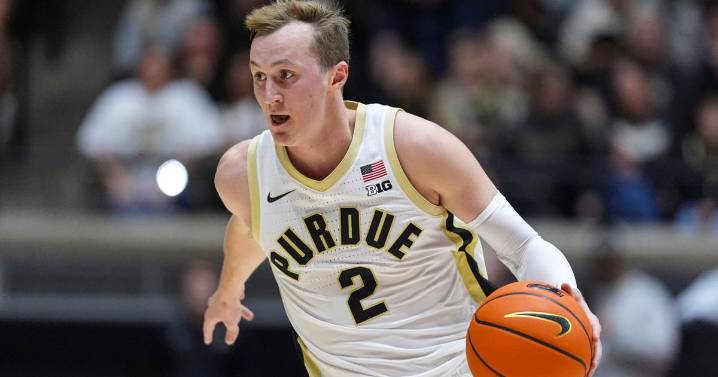No. 1 Purdue survives scare from Memphis thanks to Fletcher Loyer's 20