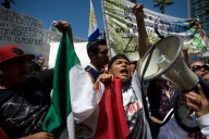 La mayoría de hispanos dice que "es un mal momento para ser latino" en EEUU, según sondeo