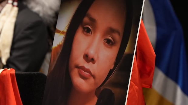 Why did it take Winnipeg police so long to interview a serial killer in search for victim's identity?