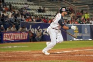 Águilas dominó el duelo por la disputa del primer lugar contra Bravos