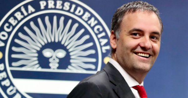 Adorni le respondió a Macri: "Le jugó una mala pasada la nostalgia"