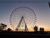 Pánico en Luisiana: dos niñas cayeron de una rueda de la fortuna en movimiento durante un festival