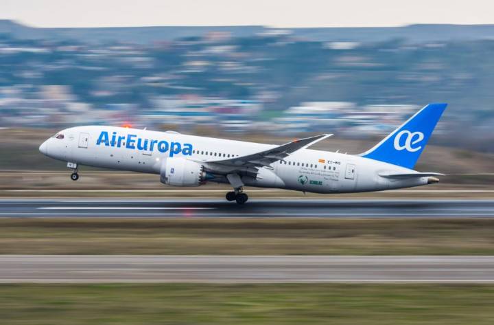 Air Europa y Plus Ultra suspenden vuelos a Caracas desde Madrid tras alerta emitida por EE. UU.