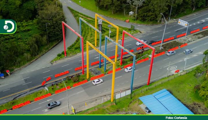 Restauran la emblemática obra “Pórticos”, de Hugo Zapata, en el acceso al aeropuerto José María Córdova