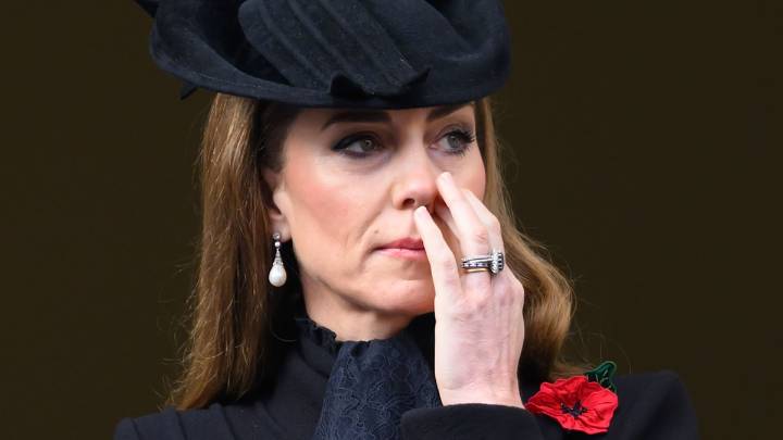 Kate Middleton's £500 poppy revealed - and it took 12 hours to make