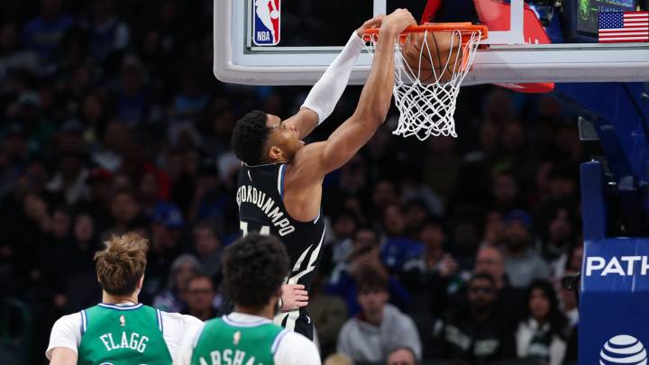 Bucks’ Giannis Antetokounmpo savagely posterizes Cooper Flagg in rookie vs. vet moment