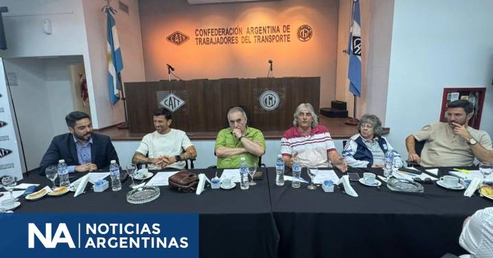 Gremios del transporte reclaman “articular esfuerzos” contra la reforma laboral