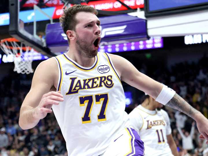 Luka Doncic sigue haciendo historia en la NBA: sumó otro récord con los Lakers