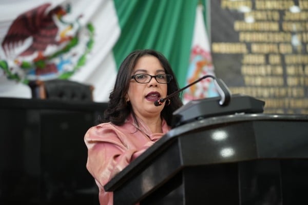 Propone diputada reforzar leyes a favor de los peatones