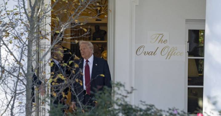 Trump Adds Ugly Gold Sign So No One Misses ‘The Oval Office’