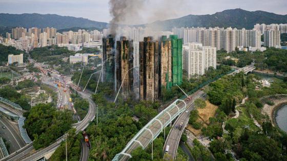 Aumentan a 75 los muertos y 279 desaparecidos en el peor incendio de Hong Kong