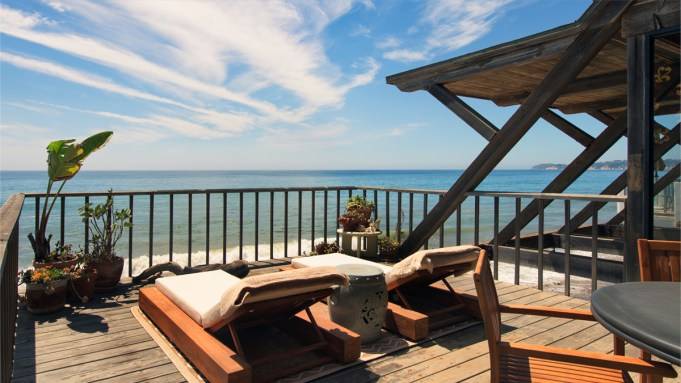 A Harry Gesner-Designed SoCal Beach House Lists for $10.5 Million