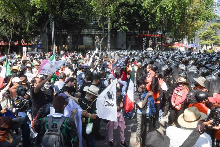 Ultraderecha internacional, detrás de estrategias de desestabilización del PRIAN