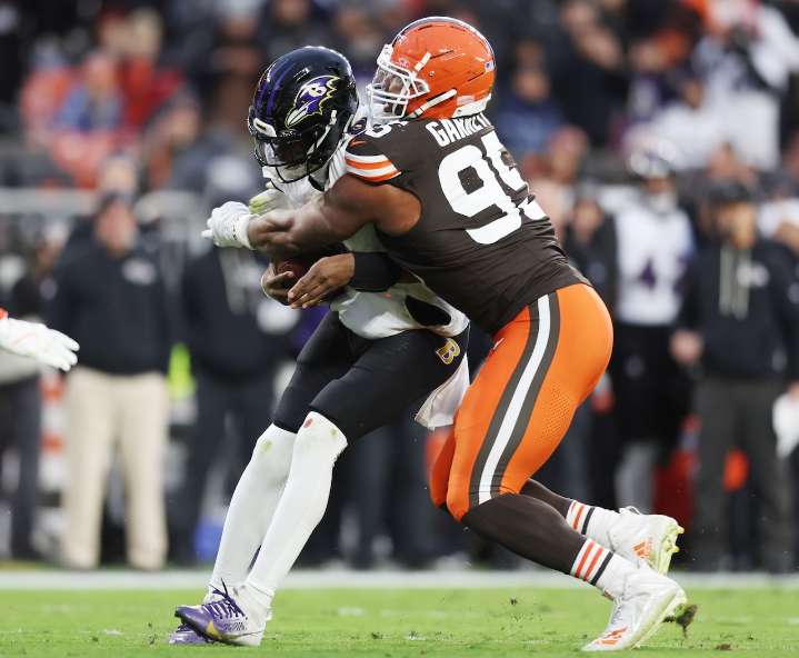 Shedeur Sanders arrives for Browns, but Myles Garrett and Carson Schwesinger continue to make cases for league awards: Ashley Bastock