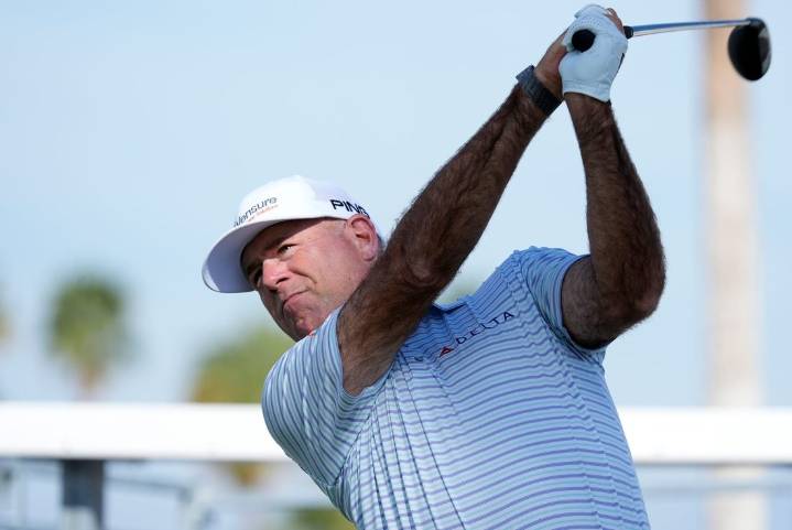 Deadspin | Stewart Cink defeats Steven Alker to hoist Charles Schwab Cup