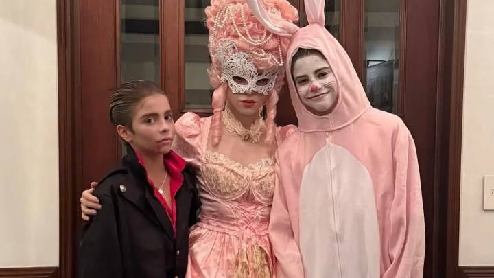 Shakira contó cómo fue su experiencia pidiendo dulces en Bogotá: "Triki, triki, Halloween"