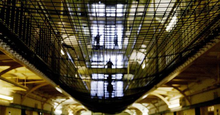 Prison bosses handed £6m in pay and bonuses as 200 offenders released by mistake