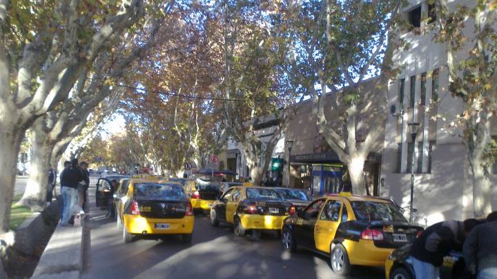 Mendoza actualizó la normativa de licencias profesionales para unificar criterios con la Nación