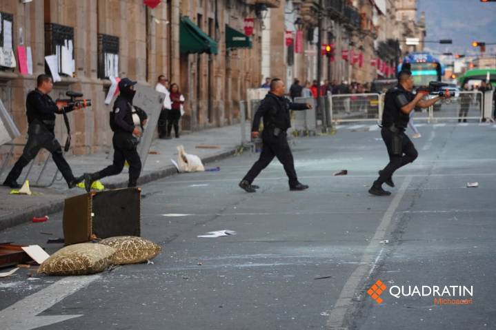 Morelia: marcha por Carlos Manzo termina en ataque a Palacio de Gobierno