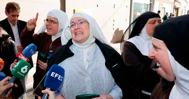 La ex abadesa de Belorado y otra monja quedan en libertad provisional tras pasar una noche en el calabozo: "Hemos pasado mucho frío"