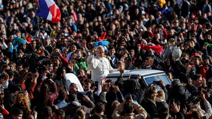 El papa León XIV llega a Ankara en el primer viaje internacional de su pontificado