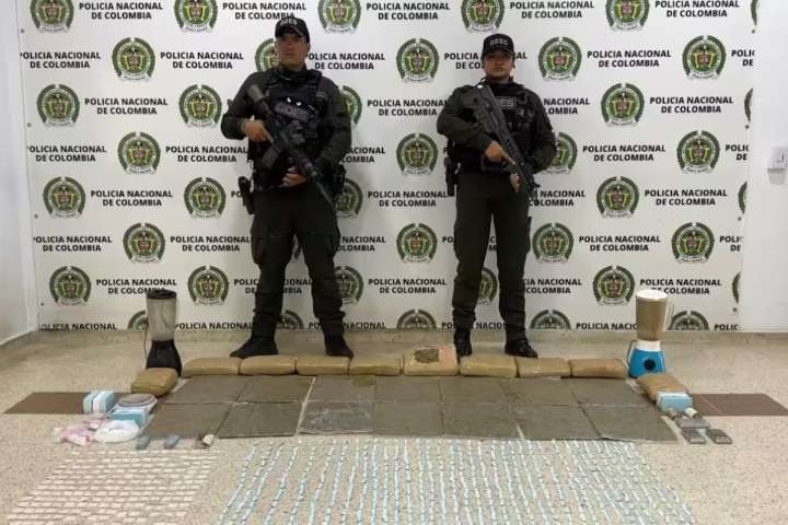 Domiciliario cae con revólver en plena madrugada en Bucaramanga