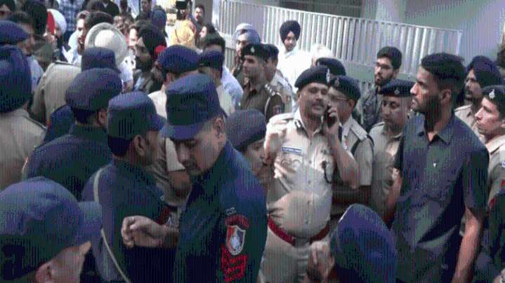 Panjab University protests continue as students press for Senate polls, call for shutdown