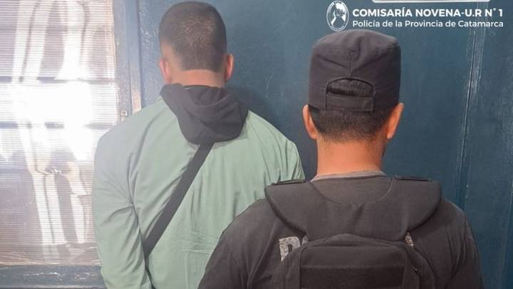 Le robó el celular a su pareja y lo arrestaron