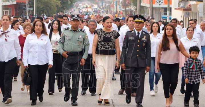 Encabeza Patty Chío ceremonia por el 115 aniversario de la Revolución Mexicana