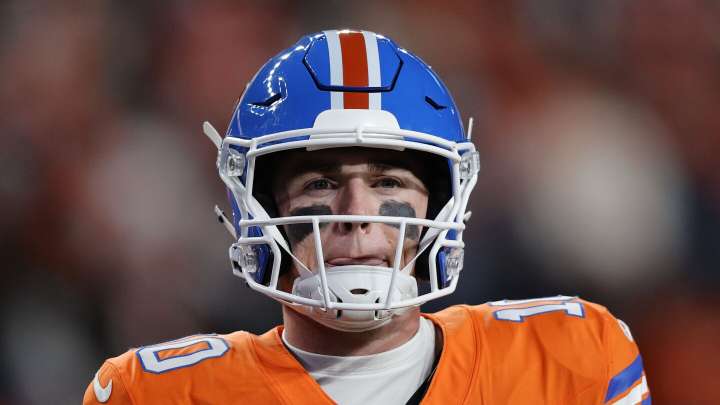 Despite sluggish Week 10 game, Bo Nix is tied for most total TDs with 21