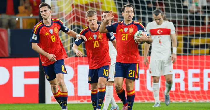 España empata con Turquía y cierra su clasificación al Mundial con dudas